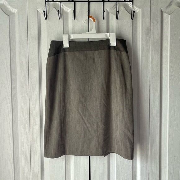 ANTONIO MELANI Dresses & Skirts - Antonio Melani pencil skirt size 4